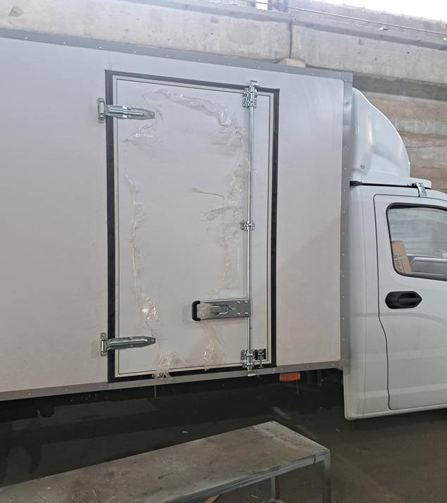 ВРЕЗКА БОКОВОЙ ДВЕРИ В ФУРГОН 